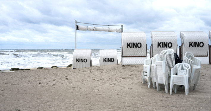 Kino Strandkino lockdown corona sturmflut ostsee kuehlungsborn, Fotografie
